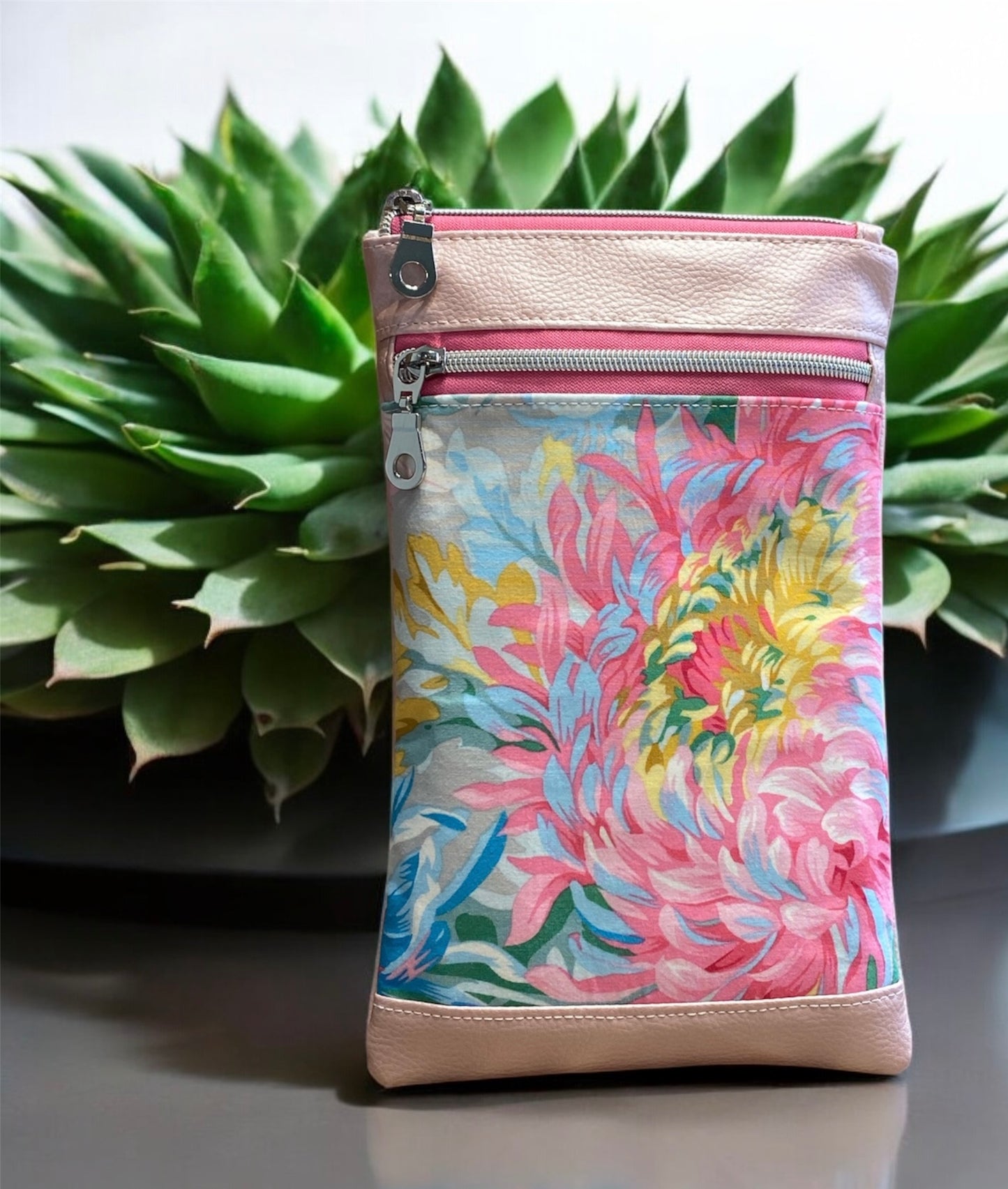 Trendsetter Crossbody